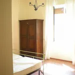 Rent 1 bedroom apartment of 65 m² in Napoli