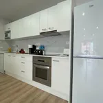 Rent 5 bedroom apartment of 80 m² in Barcelona