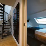 Huur 3 slaapkamer appartement van 60 m² in Brussels