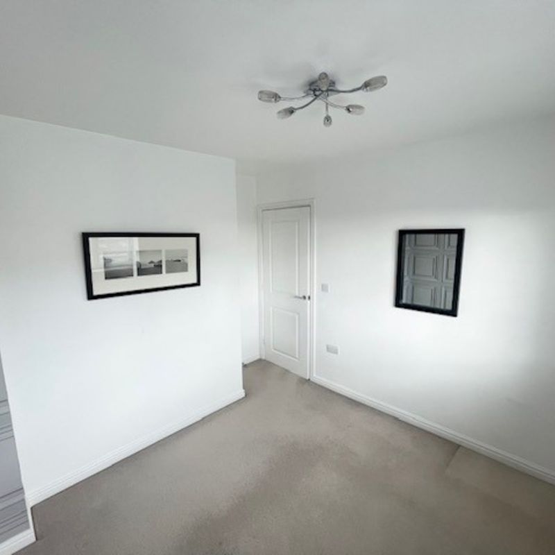 house for rent at Bellcross Way, Monk Bretton, Barnsley, S71 West Green