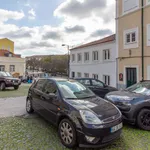 Rent 1 bedroom apartment of 45 m² in Lisbon