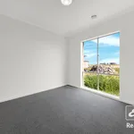 Rent 4 bedroom house in Fraser Rise