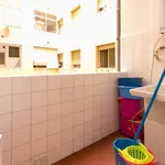 Rent a room of 130 m² in granada