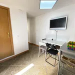 Rent a room of 85 m² in Valencia