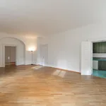 Pronajměte si 3 ložnic/e byt o rozloze 174 m² v Prague