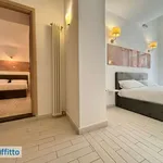 Rent 5 bedroom apartment of 160 m² in Naples