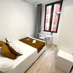 Rent a room of 100 m² in valencia