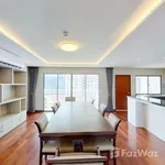 Rent 3 bedroom apartment of 250 m² in Bangkok