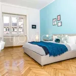 Rent 4 bedroom apartment of 50 m² in Milano