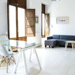 Rent a room of 140 m² in valencia