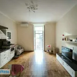 Affitto 5 camera appartamento di 85 m² in Naples