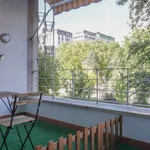 Rent a room of 300 m² in madrid