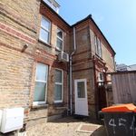 Rent 3 bedroom flat in South West England