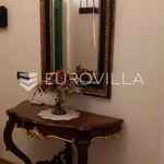 Rent 3 bedroom house of 200 m² in Omiš