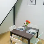 Rent 4 bedroom apartment in Naples