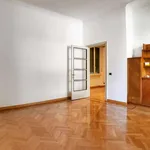 Rent 5 bedroom apartment of 150 m² in Roma