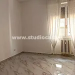 3-room flat via Abeti, Melegnano