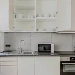 Appartement de 355 m² avec 1 chambre(s) en location à Paris