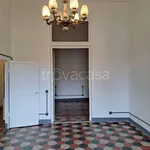 Affitto 5 camera appartamento di 115 m² in Firenze