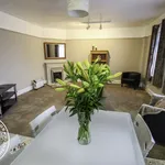 Rent 1 bedroom flat in mill