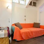 Rent 1 bedroom apartment of 50 m² in milan