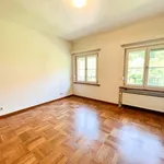 Maison de 550 m² avec 3 chambre(s) en location à Woluwe-Saint-Pierre