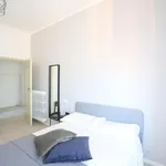 Rent 4 bedroom apartment in Modena