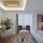 Rent 1 bedroom apartment of 667 m² in Málaga