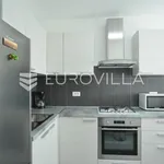 Rent 1 bedroom apartment of 54 m² in Rovinj