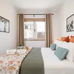 Rent 2 bedroom apartment of 79 m² in Porto