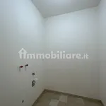 Affitto 3 camera appartamento di 88 m² in Bologna