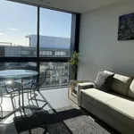 Rent 1 bedroom apartment in Melbourne