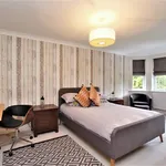 Rent 5 bedroom house in South East England