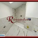 Rent 3 bedroom apartment of 70 m² in Milan