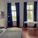 Rent 4 bedroom apartment of 120 m² in Berlin