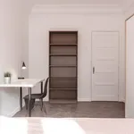 Rent 7 bedroom apartment in Lisbon