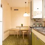 Rent a room of 196 m² in barcelona