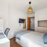 Rent a room of 105 m² in Valencia