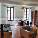 Appartement de 83 m² avec 3 chambre(s) en location à  Antibes Vieil Antibes