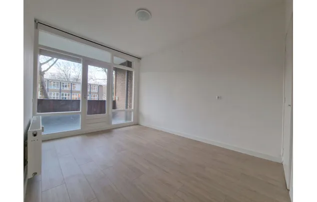 Huur 3 slaapkamer appartement van 58 m² in Rotterdam