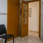 Rent a room of 200 m² in valencia