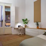 Rent 10 bedroom apartment in Barcelona