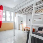 Rent 4 bedroom apartment in Barcelona