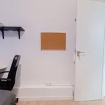 Rent 5 bedroom apartment in Barcelona