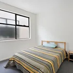 Rent 3 bedroom apartment in Oakleigh East