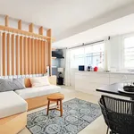 Rent 1 bedroom apartment of 300 m² in Paris