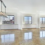 Rent 5 bedroom apartment of 295 m² in New York City