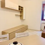 Rent 3 bedroom apartment of 65 m² in Roma