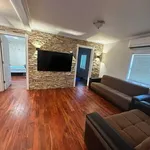 Rent 3 bedroom apartment of 78 m² in Staten Island