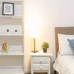 Rent 4 bedroom apartment in Madrid